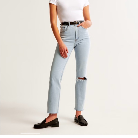 NEW Size 26 Abercrombie Cropped Holey Jeans - Picture 1 of 5